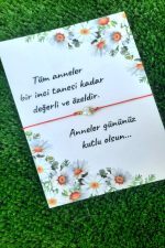 10 Adet Anneler Günü Hediye Bileklik- Papatya Kartlı - Parlak Kuşe Kartlı - Tek Tek Jelatinli - - Görsel 4