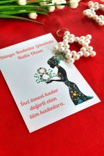 10 Adet Kadınlar Günü Hediyelik Kartlı İnci Anahtarlık - Tek Tek Jelatinli (M101) - Görsel 3